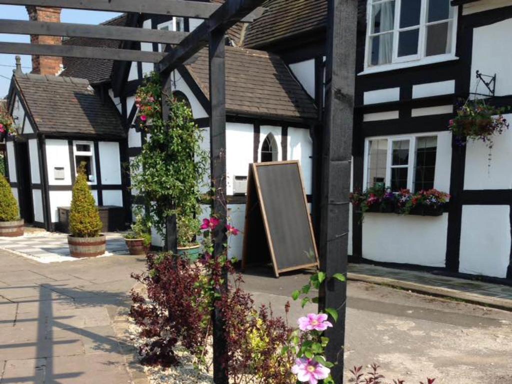 White Lion Hotel Crewe Exterior foto